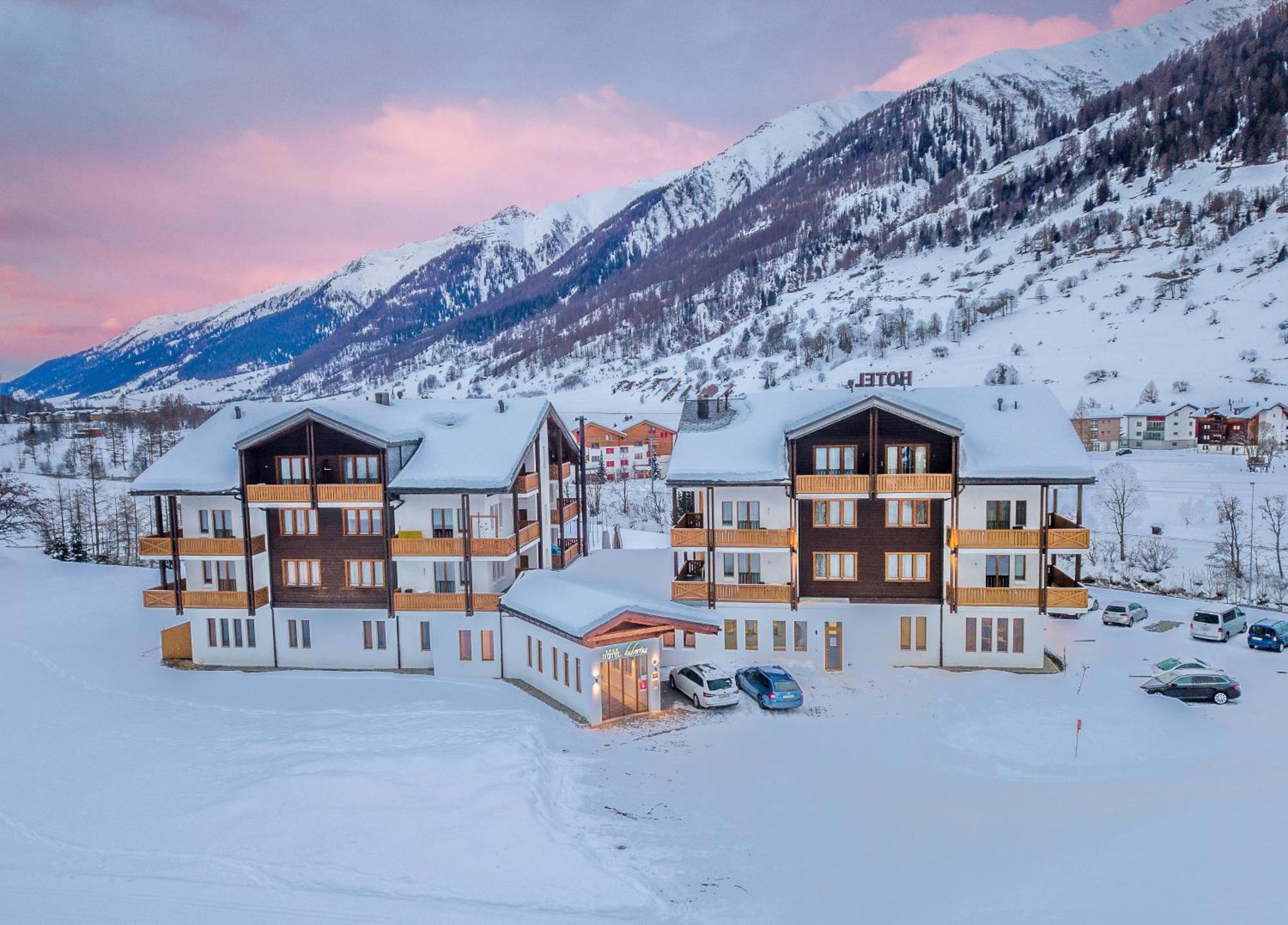 Hotel Hubertus Obergesteln Exteriér fotografie